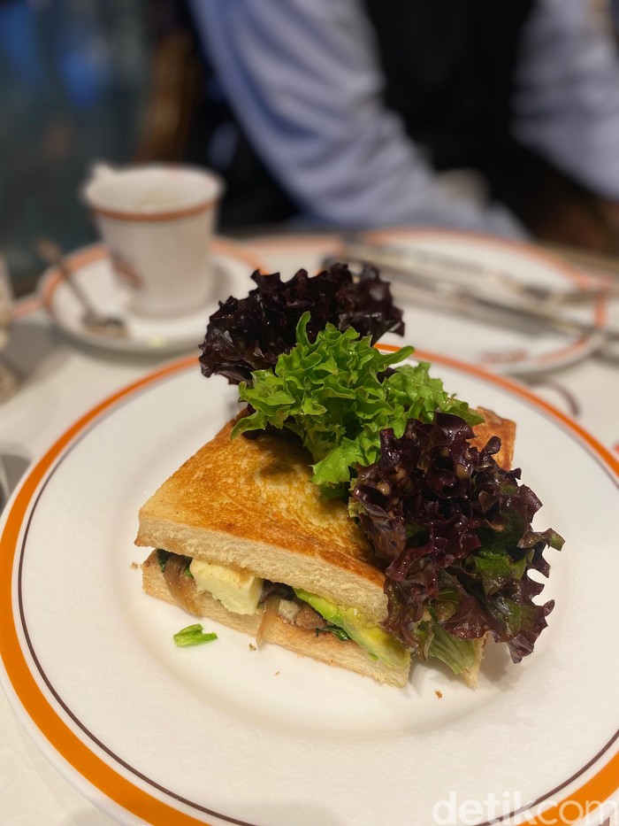 Bacha Coffee, coffee shop asal Maroko yang punya sajian kopi enak dan 'coffee room' baru di Plaza Indonesia.