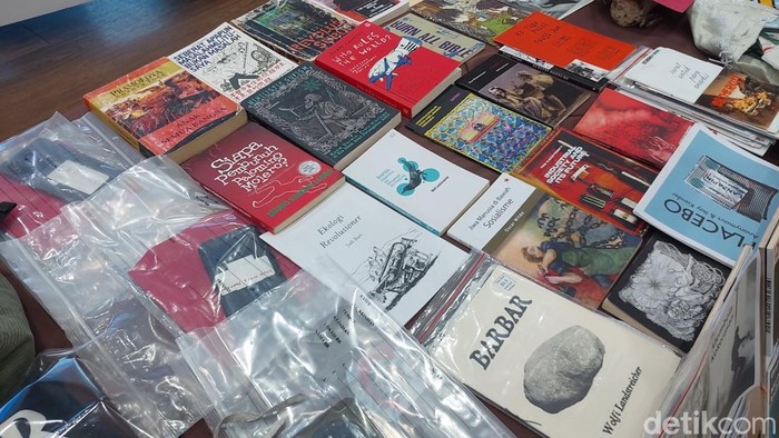 29 Judul Buku yang Diamankan dari Tersangka Kasus Demo Rusuh di Bandung