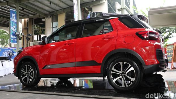 Daihatsu Rocky terbaru.