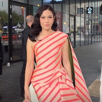 Dalam film ‘Mothernet’, Dian beradu akting dengan aktor muda Ali Fikry dan Ringgo Agus. Drama keluarga ini menceritakan perjalanan seorang anak yang menghadapi realita setelah ibunya koma akibat kecelakaan tragis. Foto: Instagram/@therealdisastr @armanfebryan