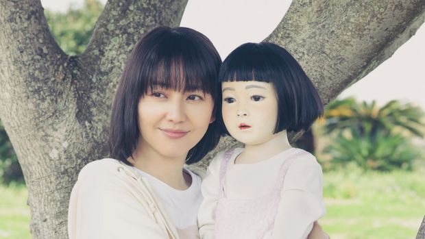 Cuplikan adegan dalam film Dollhouse (2025).