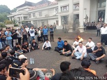 DPRD Jambi Terima Massa Aksi Demo, Janjikan Bawa Aspirasi ke Pusat