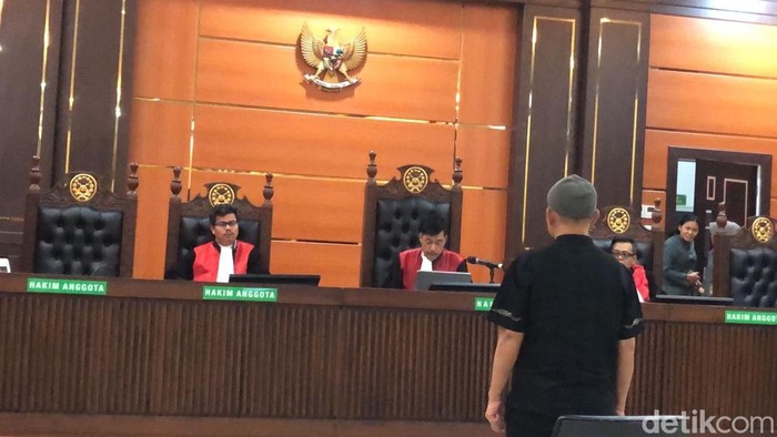 Eks Kabag Ops Polres Solok Selatan, AKP Dadang Iskandar divonis penjara seumur hidup. (Foto: Jeka Kampai/detikSumut).
