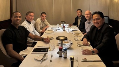 Erick Thohir Makan Bareng Timnas dan Ngopi Bareng Komite Olimpiade