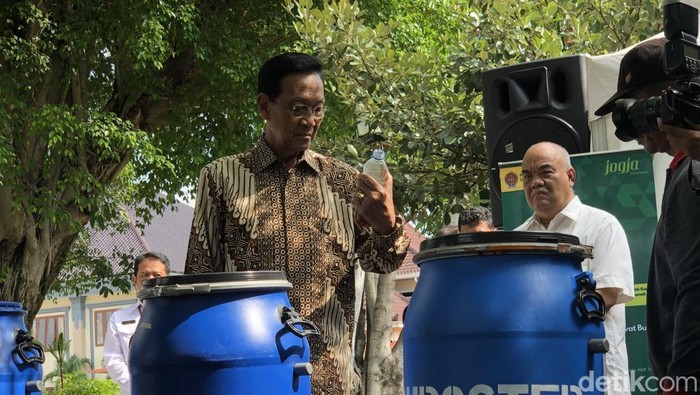 Gubernur DIY Sri Sultan Hamengku Buwono X di acara Launching Rukti Bumi di Kompleks Kepatihan Kota Jogja, Rabu (17/9/2025).