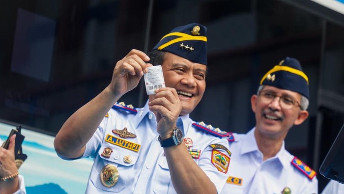 Gubernur Jateng, Ahmad Luthfi, saat menghadiri peringatan Harhubnas 2025 di kampus PIP Semarang, Rabu (17/9/2025).