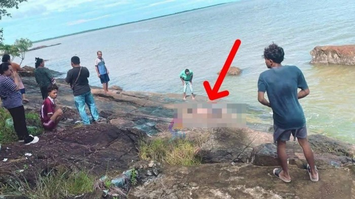 Guru SMA Sentosa ditemukan meninggal dunia di pinggir pantai Sambas, Kalimantan Barat.