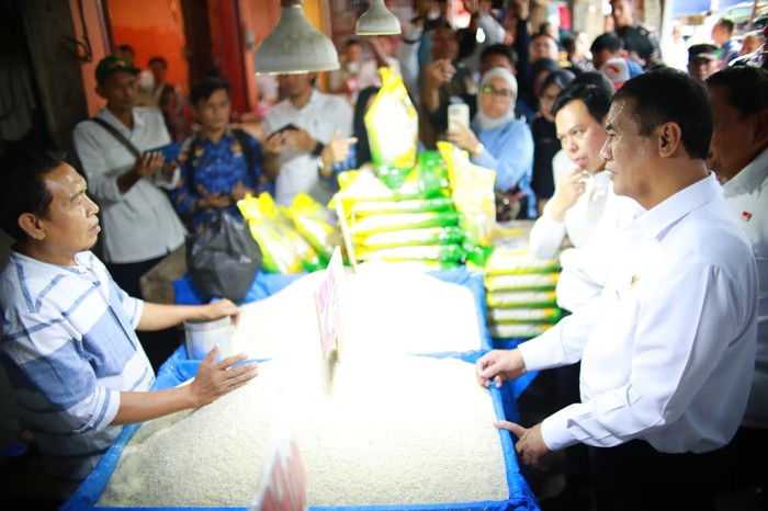 Harga Beras Mulai Turun, Mentan Amran Sidak Pasar Panorama Bengkulu