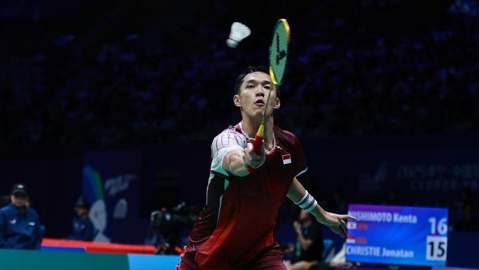 Aksi Jonatan Christie di ajang China Masters 2025.