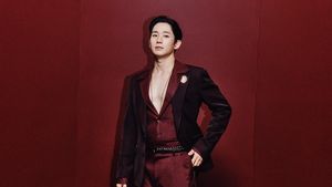 7 Gaya Jung Hae In Tuai Nyinyir Dianggap Tak Cocok Jadi GA Dolce & Gabbana