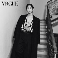 Alhasil tak sedikit netizen yang membandingkan penampilan Jung Hae In dengan perwakilan Dolce & Gabbana asal Korea Selatan lainnya, Doyoung NCT. Kerjasama ini dianggap tidak menguntungkan bagi Jung Hae In maupun rumah mode tersebut. Foto: dok. Dolce & Gabbana