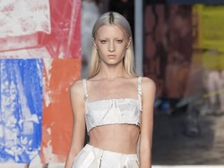 Putri Transgender Naomi Watts Jadi Model, Debut di New York Fashion Week