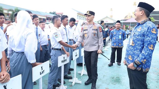 Kapolda Babel Irjen Hendro Pandowo berkunjung ke SMK Negeri 2 Kota Pangkalpinang.