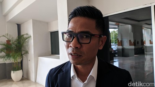 Ketua Komisi IV DPRD NTB Hamdan Kasim, Rabu (17/9/2025). (Ahmad Viqi/detikBali)