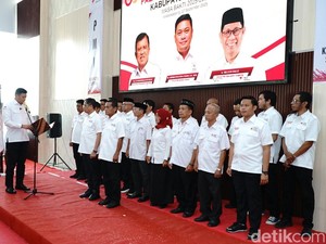 Selle KS Dalle Dilantik Jadi Ketua PMI Soppeng Periode 2025-2030