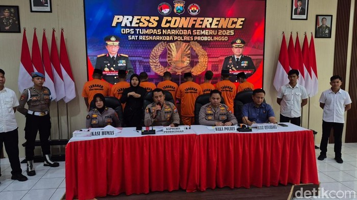 Konferensi pers di ruang rupatama Polres Probolinggo