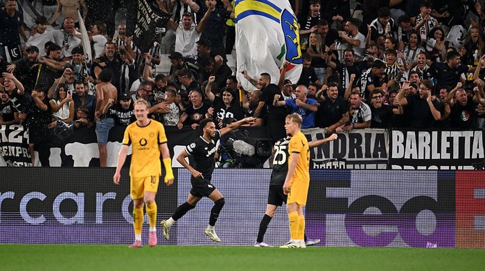 TURIN, ITALY - SEPTEMBER 16: Lloyd Kelly of Juventus celebrates scoring his teams fourth goal during the UEFA Champions League 2025/26 League Phase MD1 match between Juventus and Borussia Dortmund at Juventus Stadium on September 16, 2025 in Turin, Italy. (Photo by Tullio Puglia - UEFA/UEFA via Getty Images)