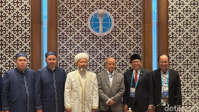 Majelis Ulama Indonesia (MUI) dan Grand Mufti Kazakhstan (Naurizbay Haji Taganuly) sepakat memperkuat kerja sama di sejumlah bidang. (Yogi Ernes/detikcom)