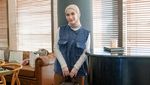 Melody Laksani Anti Fashion Nabrak-nabrak