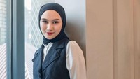Melody Laksani mengaku gak suka fashion yang nabrak-nabrak. Aku orangnya tipikal yang gitu. Kalau nabrak nabrak tergantung tema. Kalau sifat suka yang satu set, tuturnya. (Foto: dok Instagram melodylaksani92)