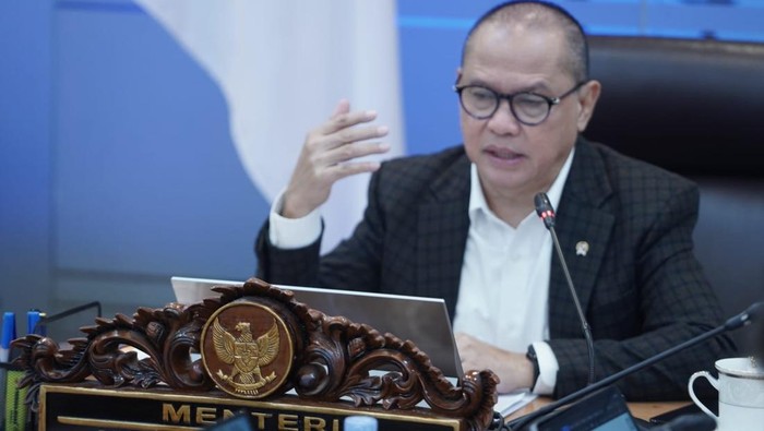 Menteri Perlindungan Pekerja Migran Indonesia (P2MI) Mukhtarudin menegaskan komitmennya untuk menyelesaikan persoalan penumpukan roster penempatan pekerja migran Indonesia (PMI) dengan skema Government to Government (G to G) ke Korea Selatan.