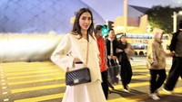 Calon suami Nadia Purwoko bikin penasaran netizen, karena jarang sekali terlihat. Wew finally. Kok gak cerita yang ini? Congrats bebsku, komen @dodhyrizkys. Siapa pemenangnya? Kenalin dong, komen @meidypesik. (Foto: dok Instagram nadiapurwoko)