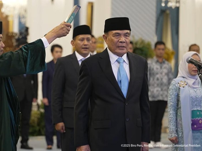 Pelantikan Menko Polkam baru Djamari Chaniago di Istana Negara, Rabu (17/9/2025).