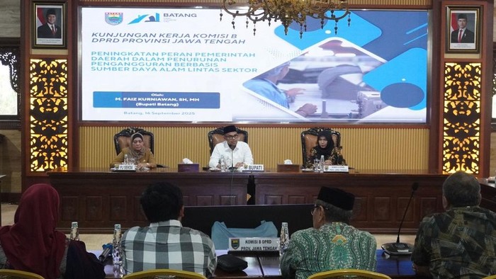 Komisi B DPRD Jawa Tengah (Jateng) mengapresiasi strategi Pemerintah Kabupaten (Pemkab) Batang dalam menangani angka pengangguran.