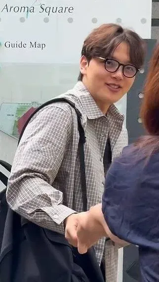 Penampilan terbaru aktor Korea Yeo Jin Goo disorot lebih berisi.