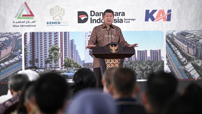 Ketua Satgas Perumahan Hashim Djojohadikusumo memberikan sambutan saat acara pencanangan prakerja sama pembangunan tiga juta rumah di Jakarta, Rabu (17/9/2025). PT Kereta Api Indonesia (KAI) bersama Kementerian Perumahan dan Kawasan Permukiman berkol