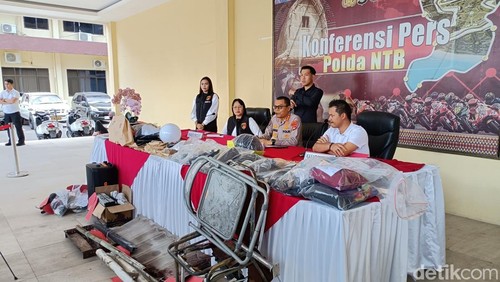 Konferensi pers penetapan tersangka aksi massa berujung kericuhan di Mapolda NTB, Rabu (17/9/2025). (Foto : Abdurrasyid Efendi/detikBali).