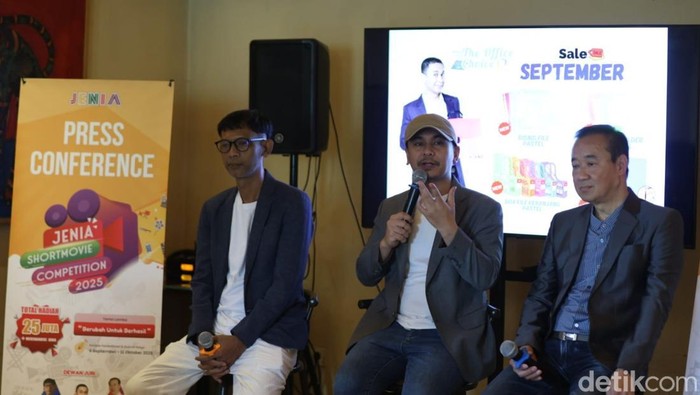 Raditya Dika  di Jakarta