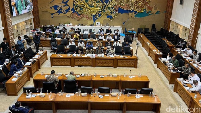 Rapat Baleg DPR membahas Prolegnas Prioritas 2026, Rabu (17/9/2025). (Anggi/detikcom)