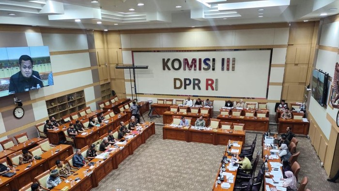 Rapat Komisi III DPR RI dengan Kajati Sulsel