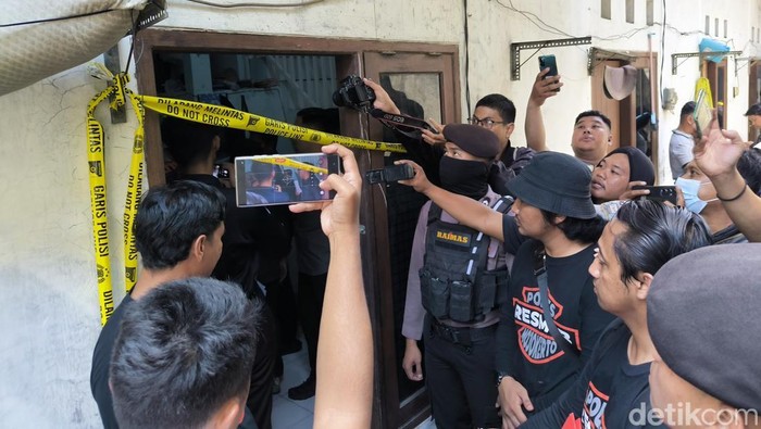 Rekonstruksi kasus pembunuhan dan mutilasi yang dilakukan Alvi pada Tiara
