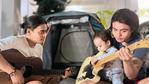 Memang ada projek sih, dari beberapa lagu yang dibawakan salah satunya ini, jelasnya seraya tersenyum. Foto: dok instagram Restu Van Houten