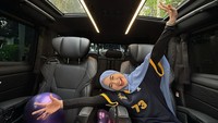 Bismillah mobil kerja yang baruuu, terang Ria Ricis. Foto: dok instagram Ria Ricis