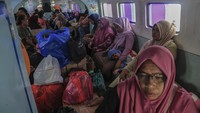 Kapal cepat tersebut menjadi satu-satunya alat transportasi andalan mayoritas warga Pulau Moti dan Makian yang merupakan pulau terluar di wilayah Maluku Utara untuk menyebrang antar pulau. Foto: ANTARA FOTO/Andri Saputra