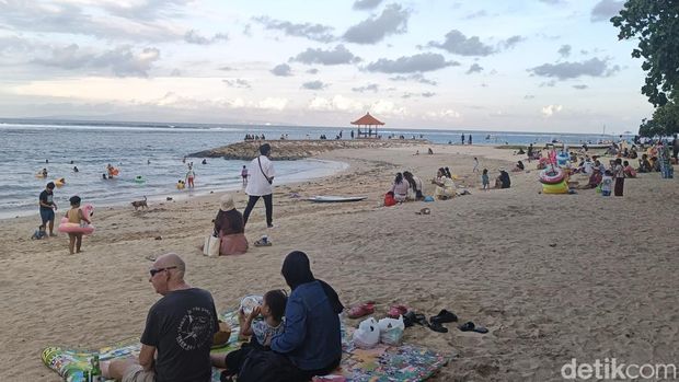 Suasana di Pantai Sanur, Denpasar, Bali pada Rabu (17/9/2025). (Ni Made Lastri Karsiani Putri-detikBali) Suasana di Pantai Sanur, Denpasar, Bali pada Rabu (17/9/2025). (Ni Made Lastri Karsiani Putri-detikBali)