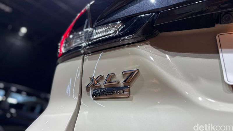 Suzuki Xl7 Hybrid Alpha Kuro