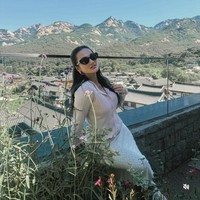 Tengku Dewi diketahui menjalani oplas Mommy Makeover. Ia menjalani tindakan tummy tuck daerah perut, breast augmentation, lifting pada payudara, dan liposuction di beberapa area. Foto: Instagram/@tengkudewiputri_tdp