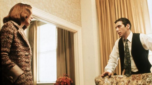 Cuplikan adegan Diane Keaton dan Al Pacino di The Godfather Part II (1974).