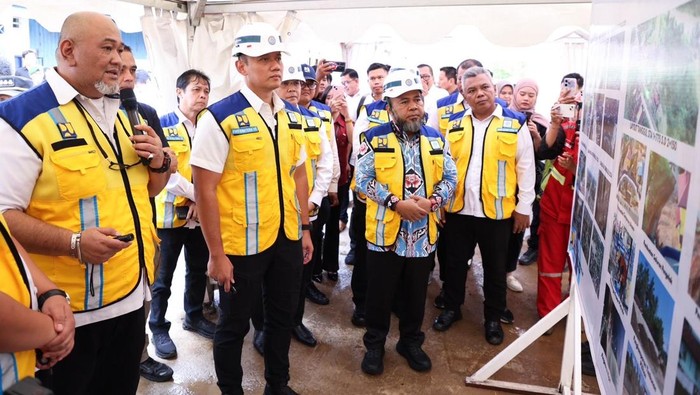 Tinjau Proyek Pengendalian Banjir, AHY Ungkap 3 Faktor Banjir di Bengkulu