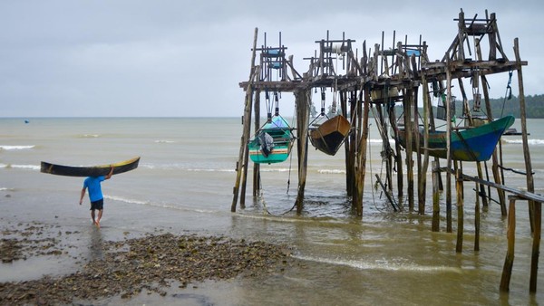 Tradisi Unik Nelayan Soligi, Gantung Perahu Demi Jaga Laut