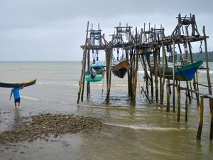 Tradisi Unik Nelayan Soligi, Gantung Perahu Demi Jaga Laut