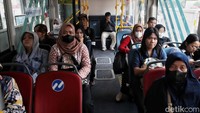 Dengan fasilitas bus yang nyaman, jalur khusus yang lebih cepat, serta integrasi dengan moda lain, Transjakarta berharap warga beralih dari kendaraan pribadi.