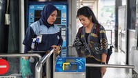 Promo ini diberikan dalam rangka memperingati Hari Perhubungan Nasional yang jatuh setiap 17 September. Antusiasme warga terlihat dari meningkatnya jumlah penumpang di berbagai halte sejak pagi hari.