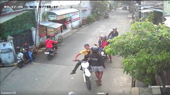 Viral Bang Jago pukuli pemotor di Bogor