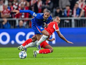 Chelsea Kalah, Maresca Marah karena Jonathan Tah Tak Dikartu Merah