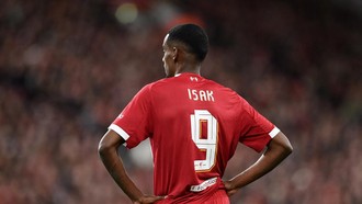 Isak Terlalu Banyak Mikir di Liverpool Isak Terlalu Banyak Mikir di Liverpool
